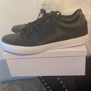 Men's gently used footwear